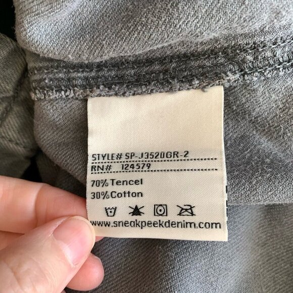 Sneak Peek Medium Gray Cargo Shacket Button Up Top Roses Patches Pockets NWT - Picture 7 of 8